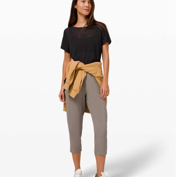 Lululemon Black Loop Around Tee - Black - Size 4 - BNWT - Picture 5 of 8